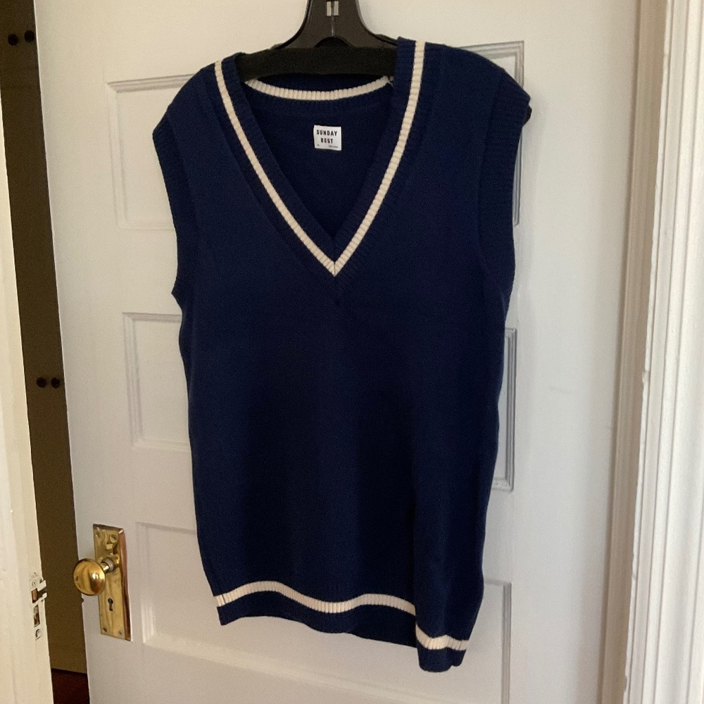 Aritzia Sunday Best Sweater Vest